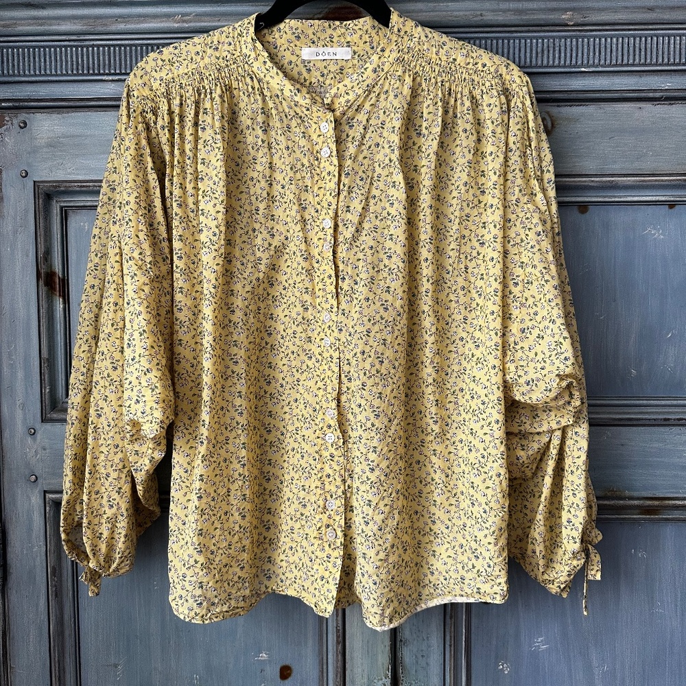 Doën O’Keeffe Top in Moonflower, Pale Yellow Floral Button-Up Blouse - Picture 12 of 12